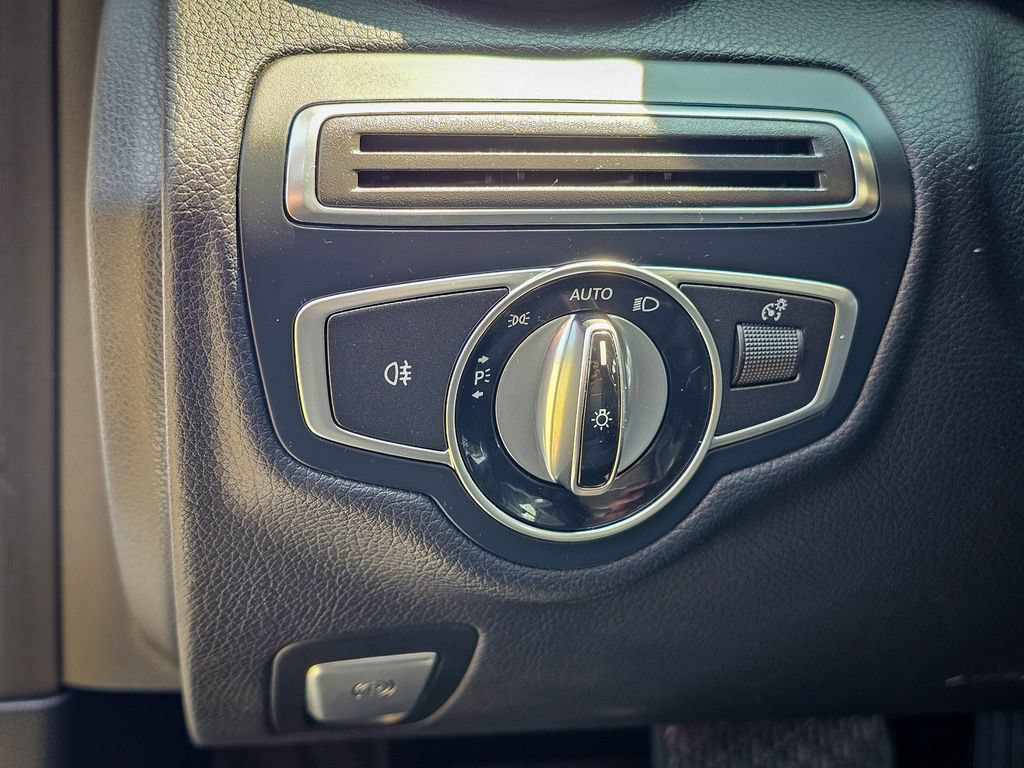 Used 2017 Mercedes-Benz C 300 4MATIC Sedan image 15
