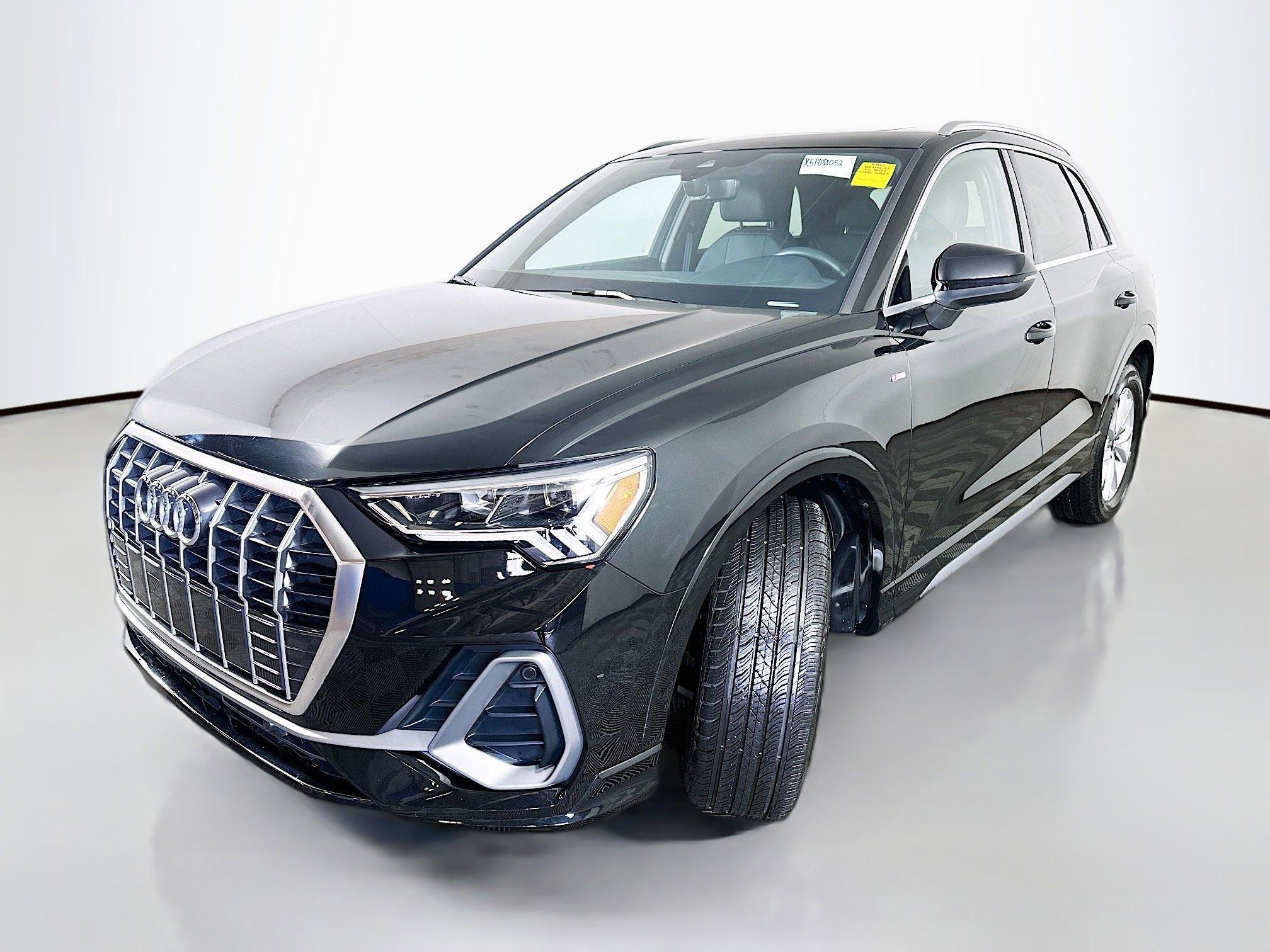 Used 2025 Audi Q3 2.0T Premium w/ Convenience Package AWD/4WD image 3