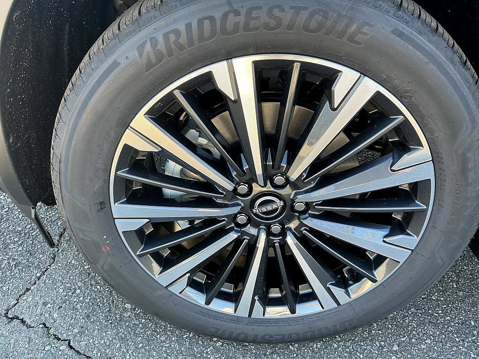 New 2026 Nissan Pathfinder Platinum image 8