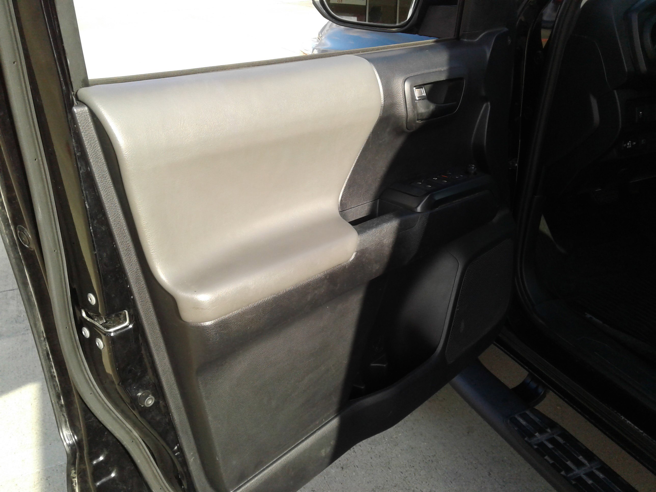 Used 2020 Toyota Tacoma SR image 15