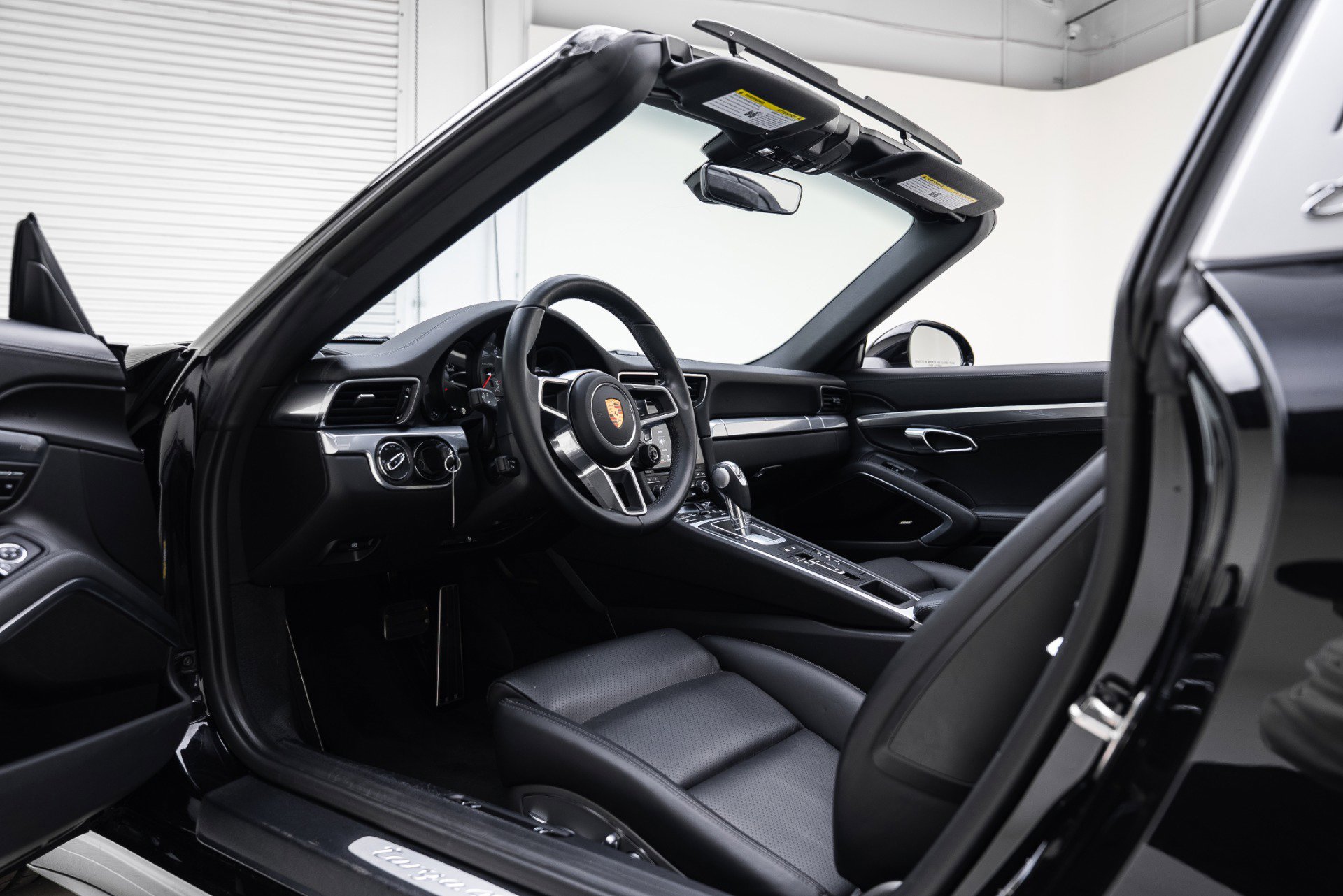 Used 2018 Porsche 911 Targa 4S AWD/4WD image 5