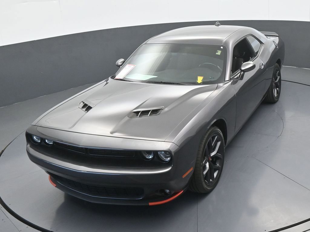 Used 2022 Dodge Challenger SXT w/ Driver Convenience Group RWD image 36