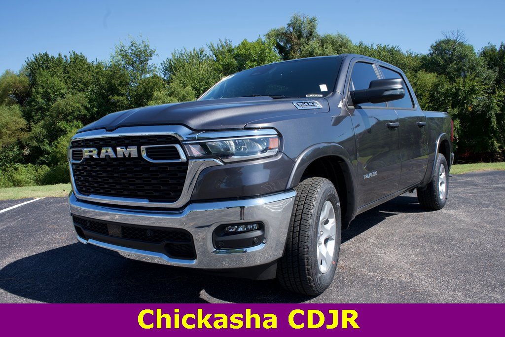 New 2026 RAM 1500 4x4 Crew Cab image 3