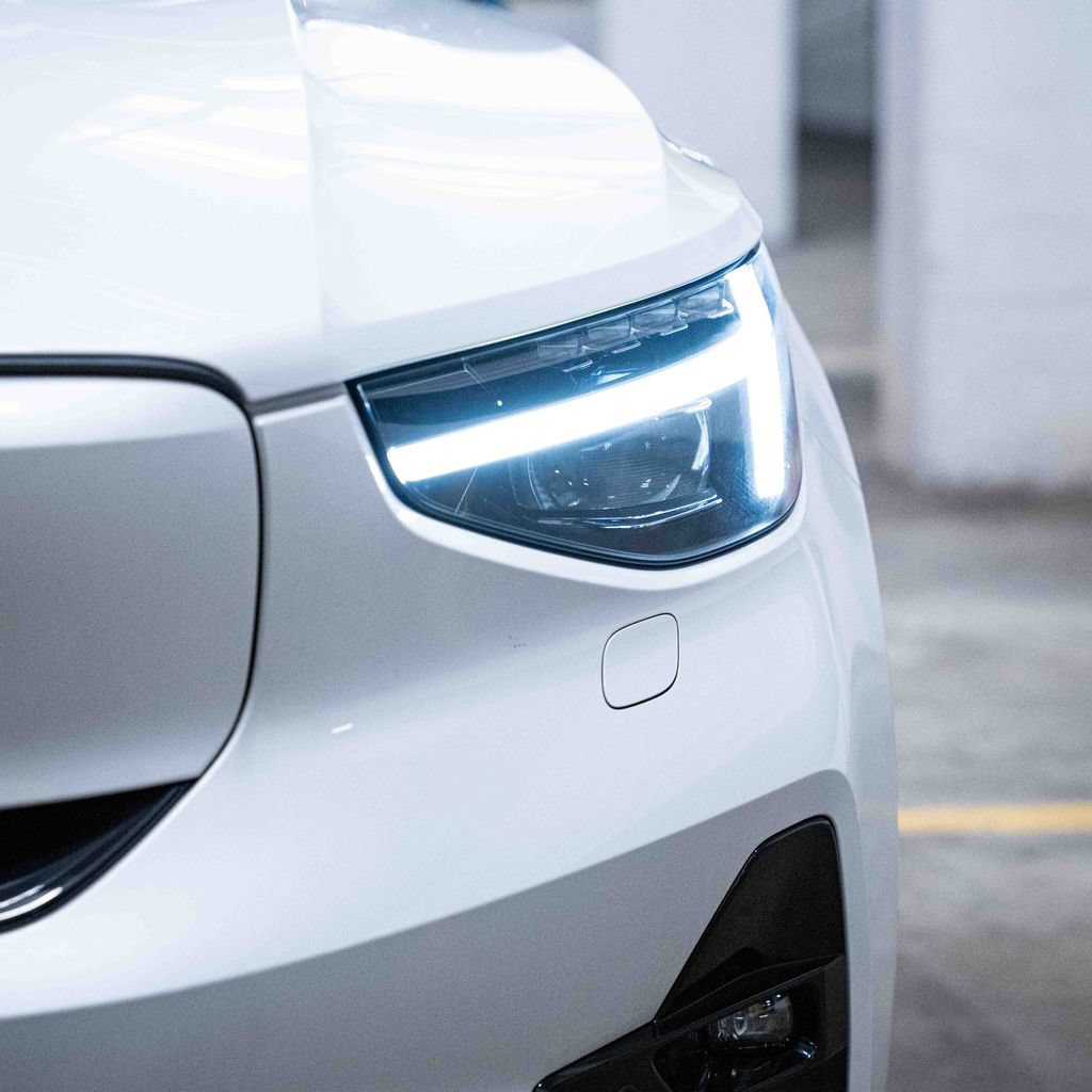 Certified 2024 Volvo XC40 Recharge Ultimate w/ Protection Package Premier AWD/4WD image 3