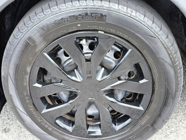 Certified 2018 Nissan Rogue S image 10