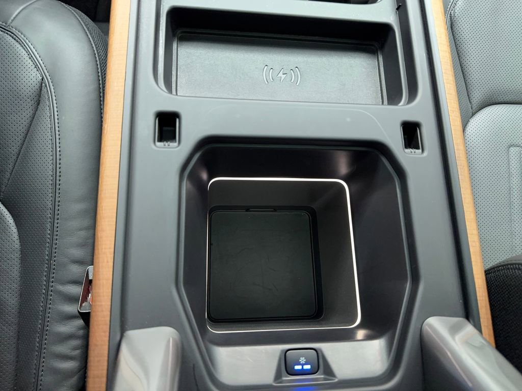 Used 2024 Land Rover Defender 130 X image 32