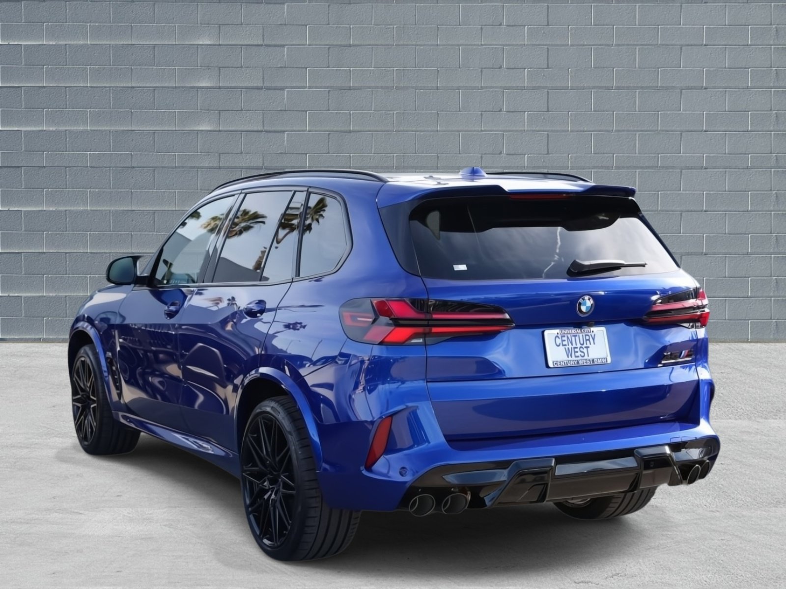 Used 2026 BMW X5 M Competition w/ Executive Package AWD/4WD image 3