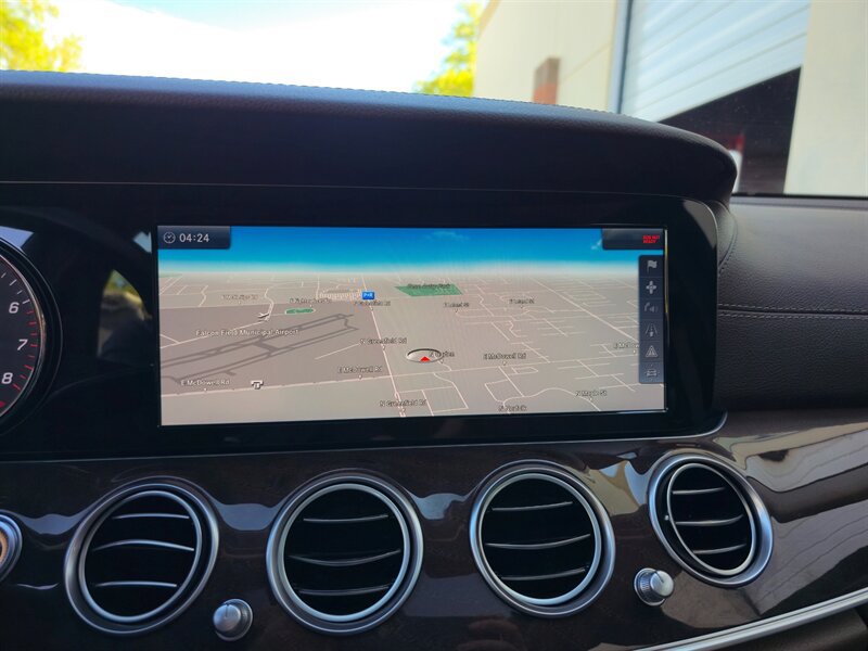 Used 2017 Mercedes-Benz E 300 image 19