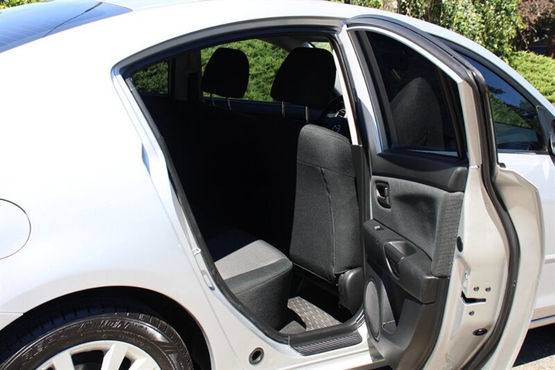 Used 2008 MAZDA MAZDA3 i Touring FWD image 6