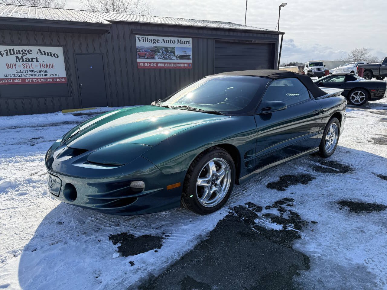 Used 2001 Pontiac Firebird Trans Am RWD image 1