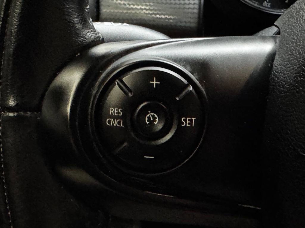 Used 2018 MINI Cooper 2-Door Hardtop w/ Signature Line Package image 30