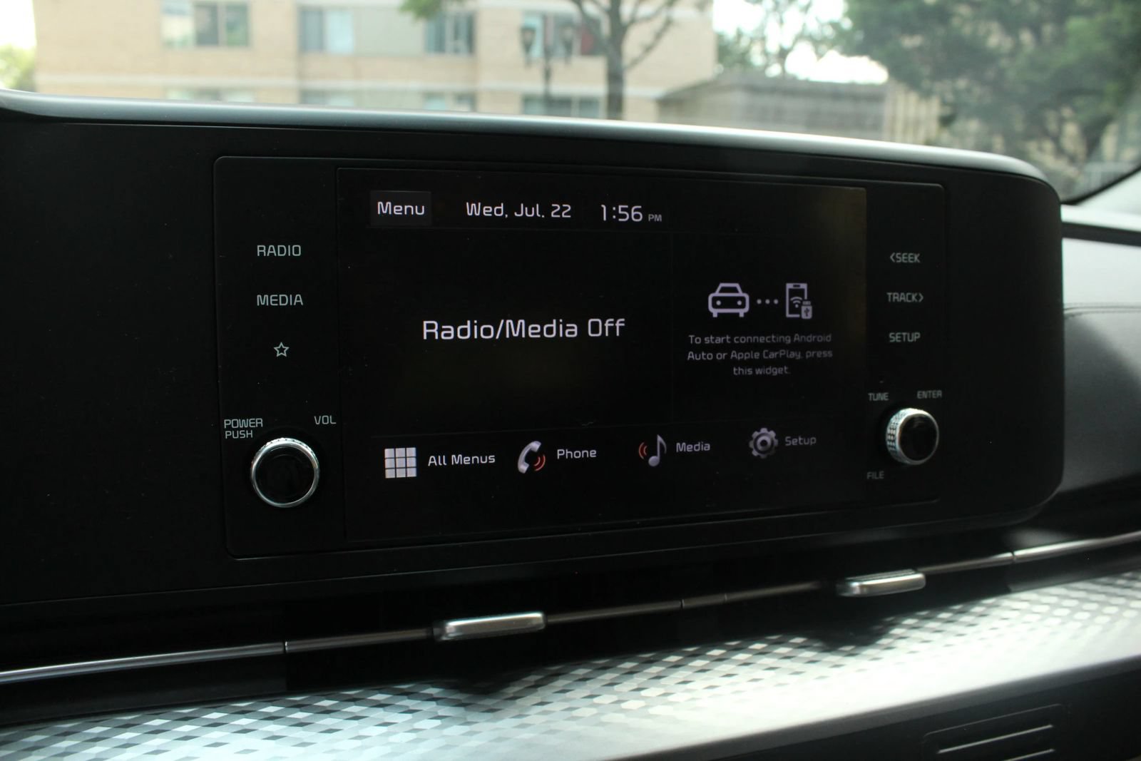 Used 2024 Kia Carnival LX FWD image 31
