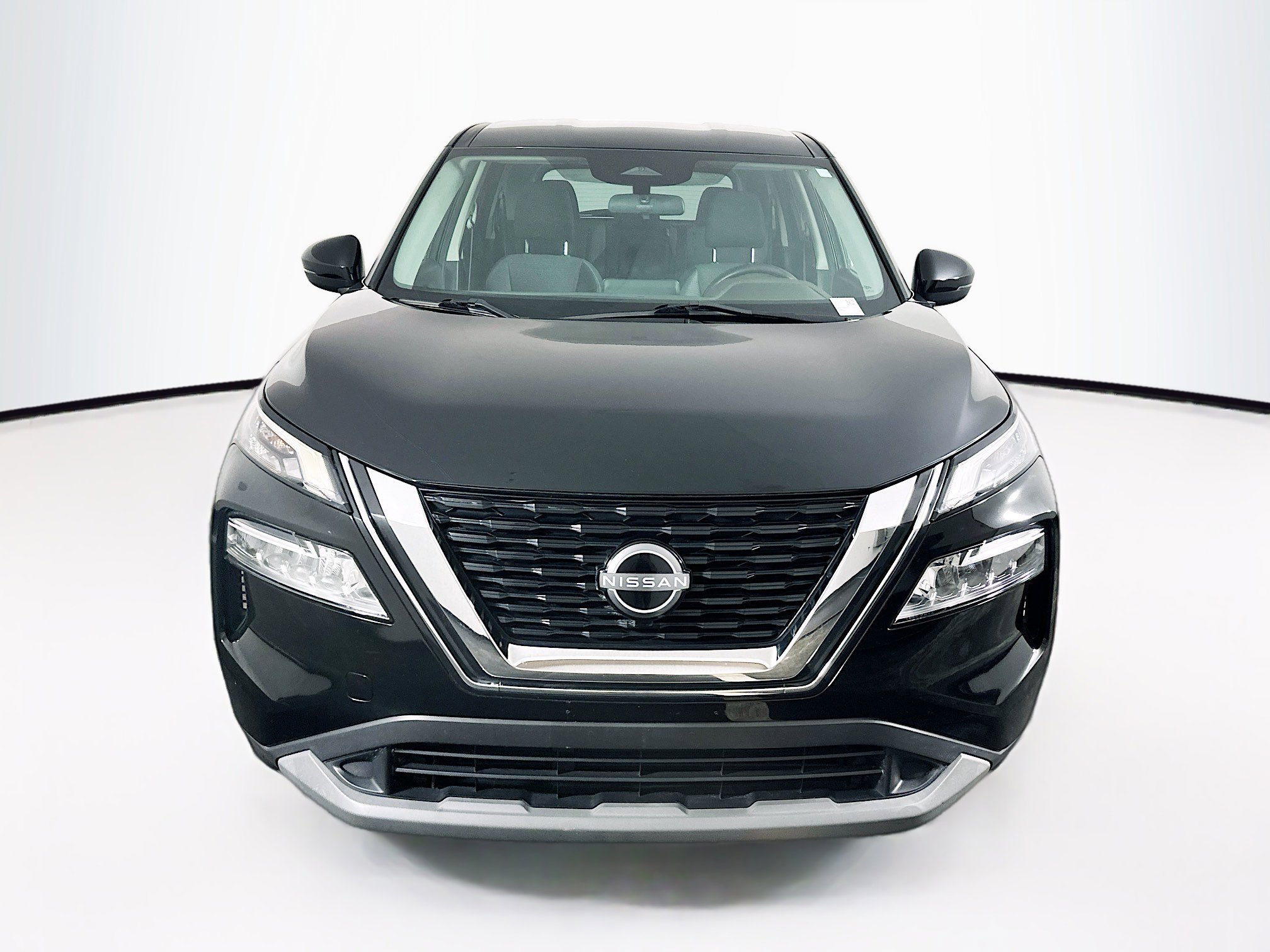 Used 2022 Nissan Rogue SV FWD image 2