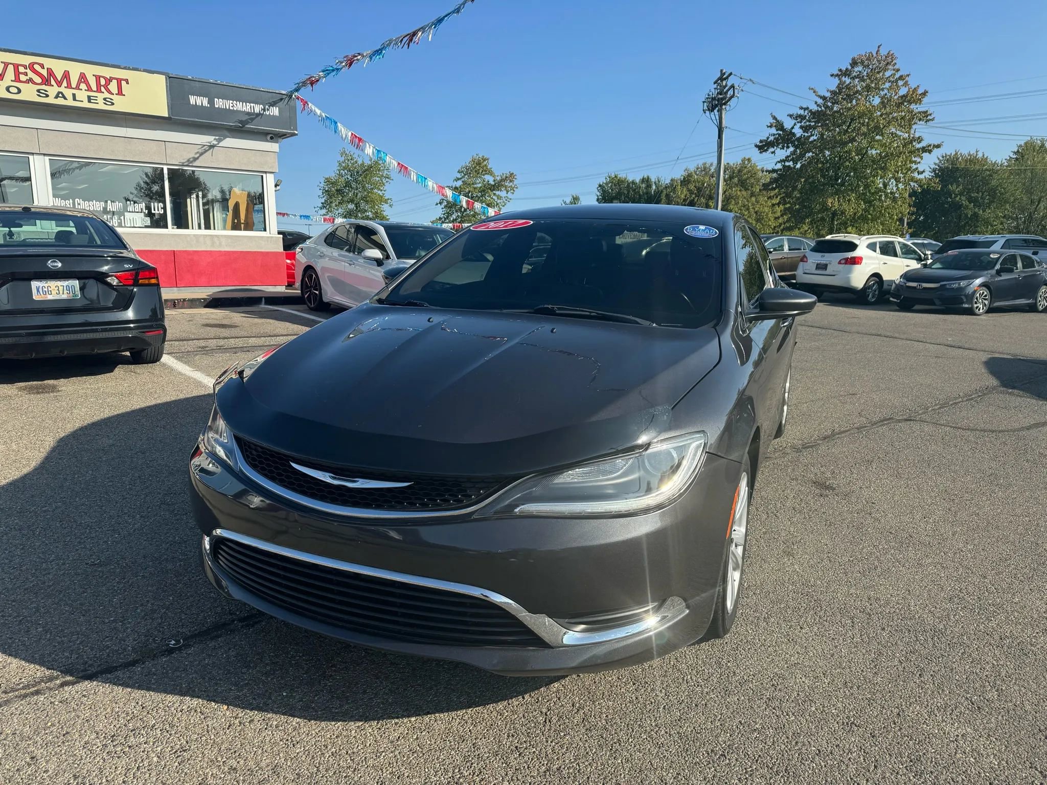 Used 2017 Chrysler 200 Limited Platinum w/ Comfort & Convenience Group image 2