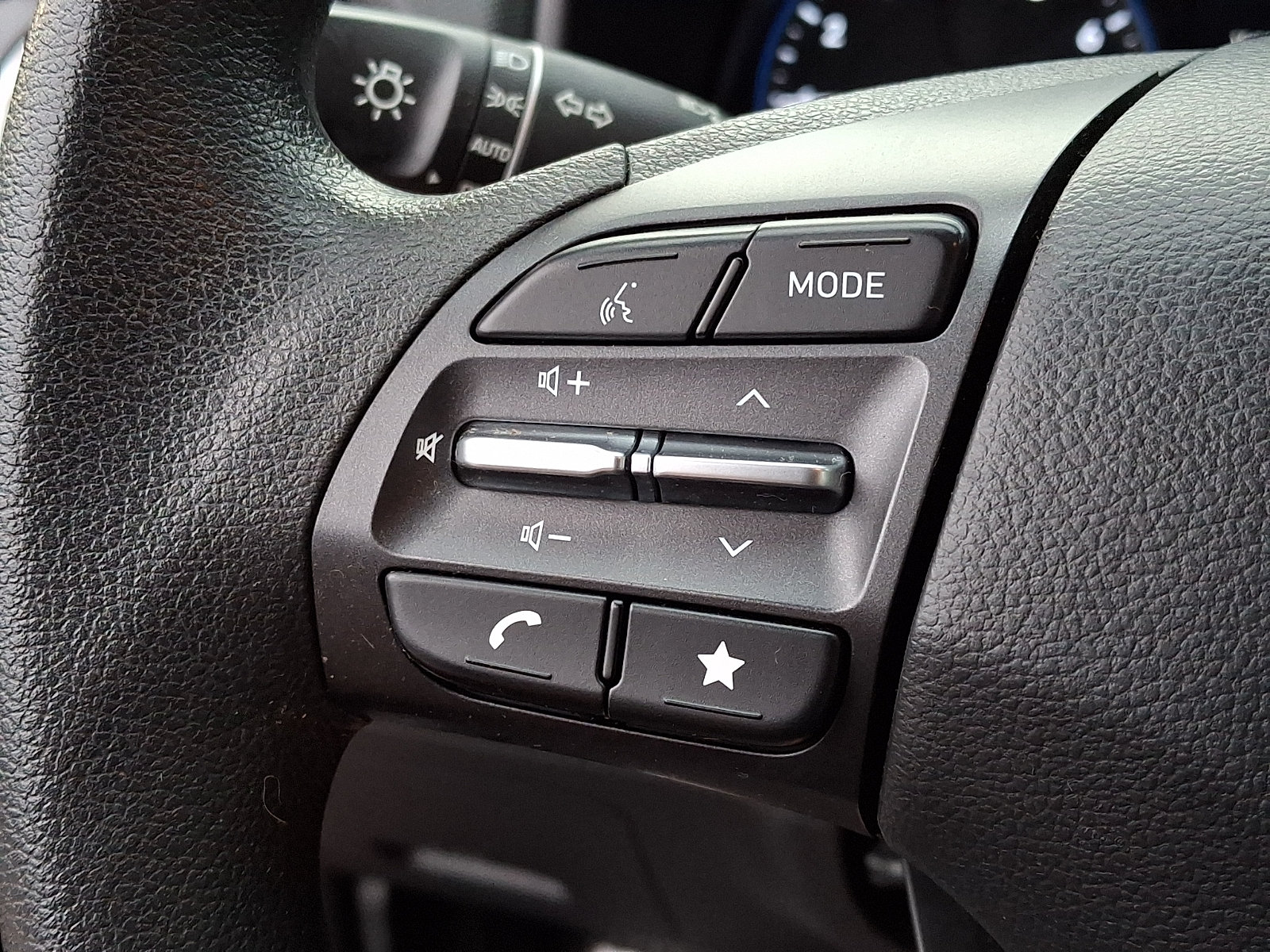 Certified 2023 Hyundai Kona SEL AWD/4WD image 23