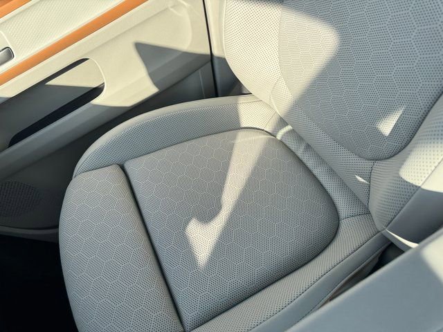 New 2025 Volkswagen ID. Buzz 1st Edition image 33