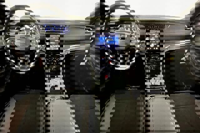 New 2025 Jeep Grand Cherokee Altitude image 6