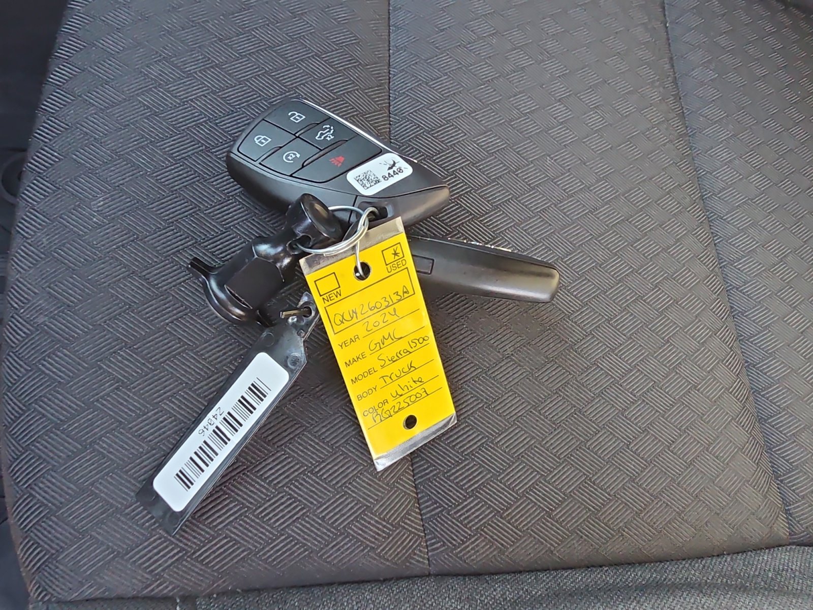 Used 2024 GMC Sierra 1500 Elevation image 33