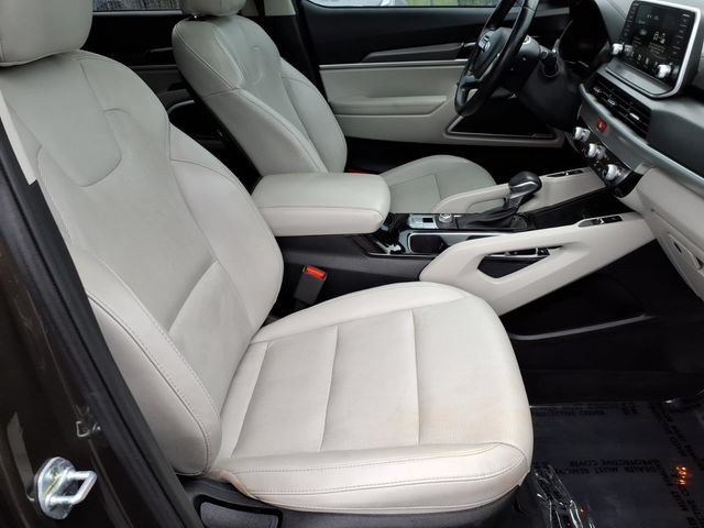 Used 2020 Kia Telluride S w/ S 8 Passenger Seating Package FWD image 26