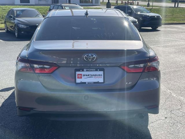 Used 2021 Toyota Camry LE image 6