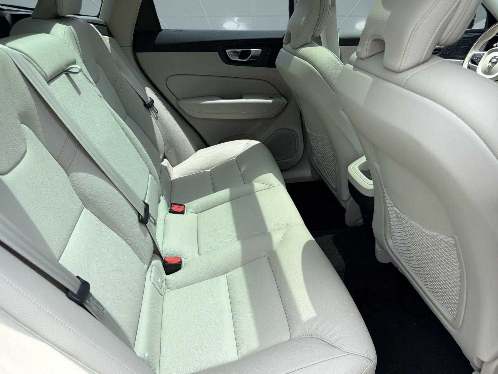 Used 2025 Volvo XC60 B5 Plus w/ Protection Package Premier AWD/4WD image 29