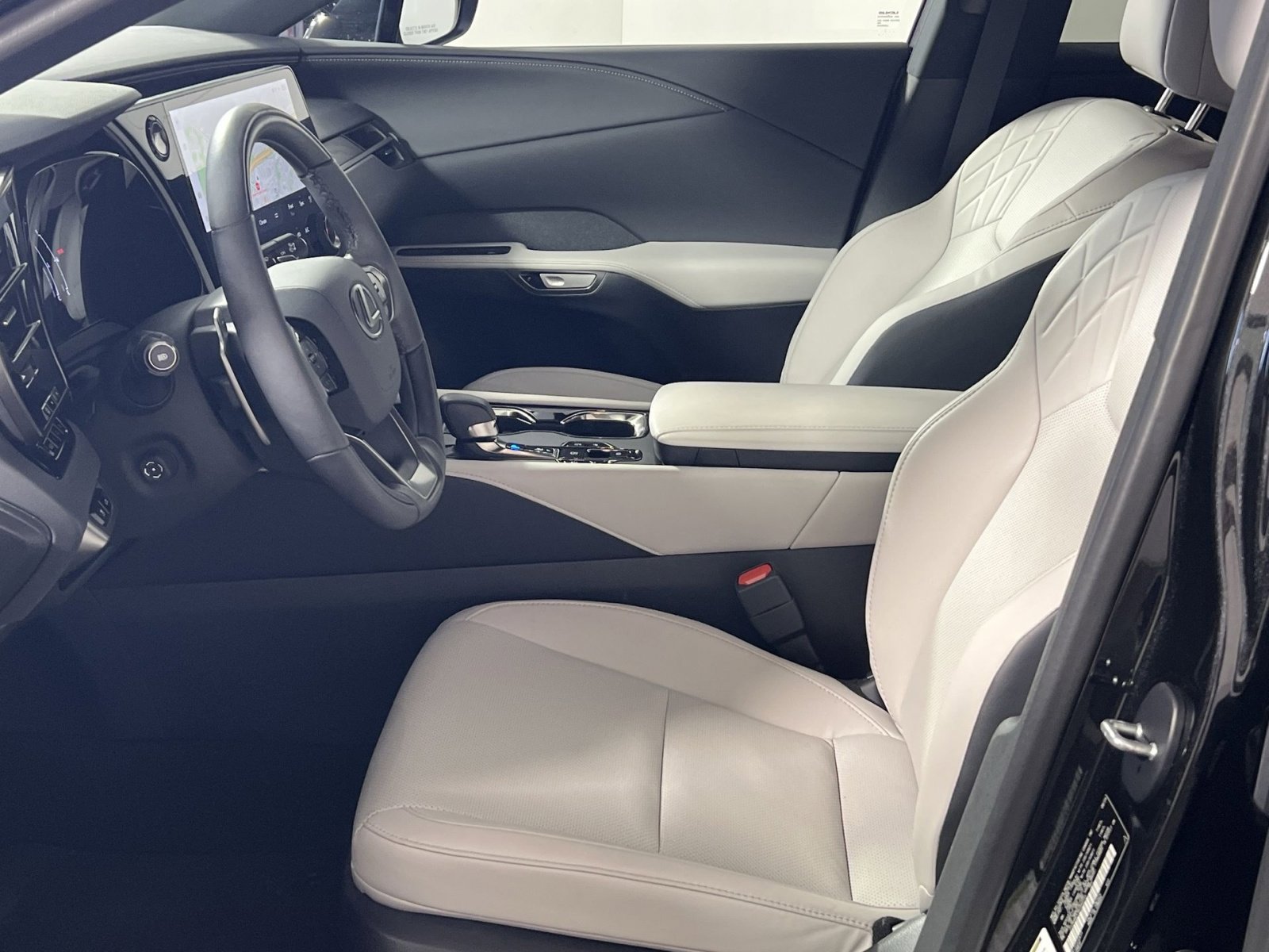 Used 2024 Lexus RX 350 Premium w/ Accessory Package (Z1) image 13