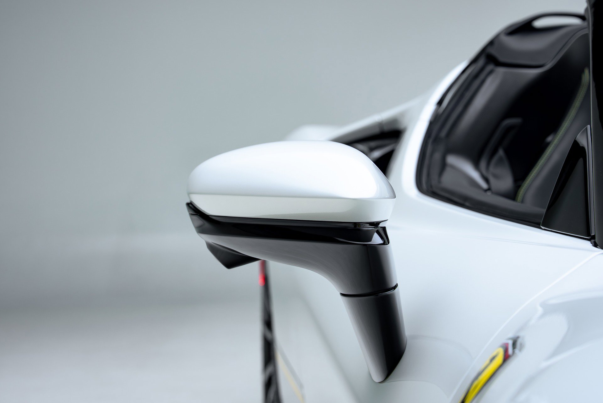 Used 2024 Ferrari SF90 Spider AWD/4WD image 17