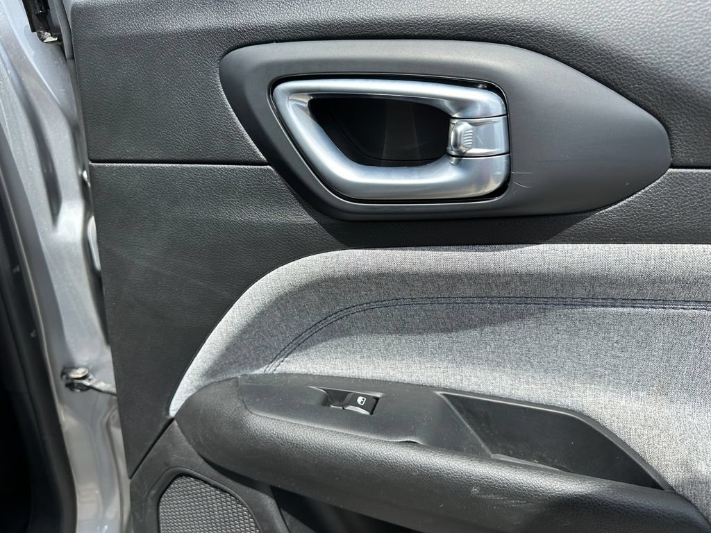Used 2023 Jeep Compass Sport AWD/4WD image 18