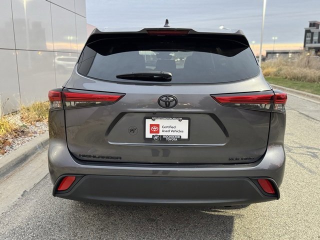 Certified 2022 Toyota Highlander XLE image 42