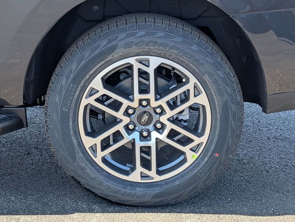 New 2026 Ford Expedition Active image 17