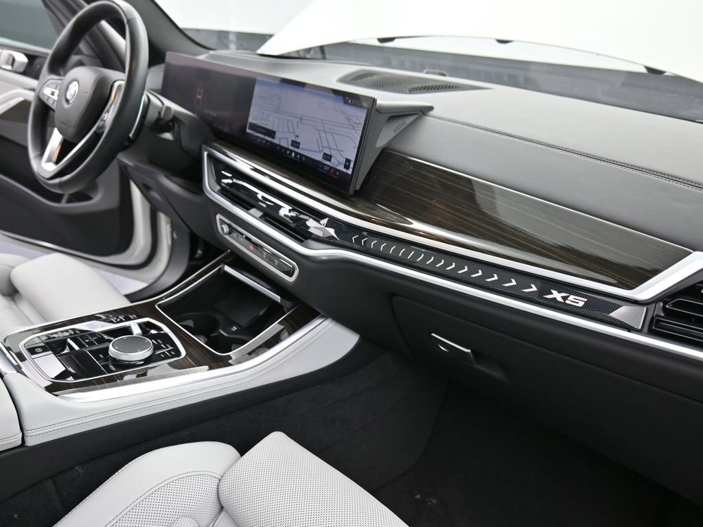 Used 2024 BMW X5 xDrive40i w/ Premium Package image 20