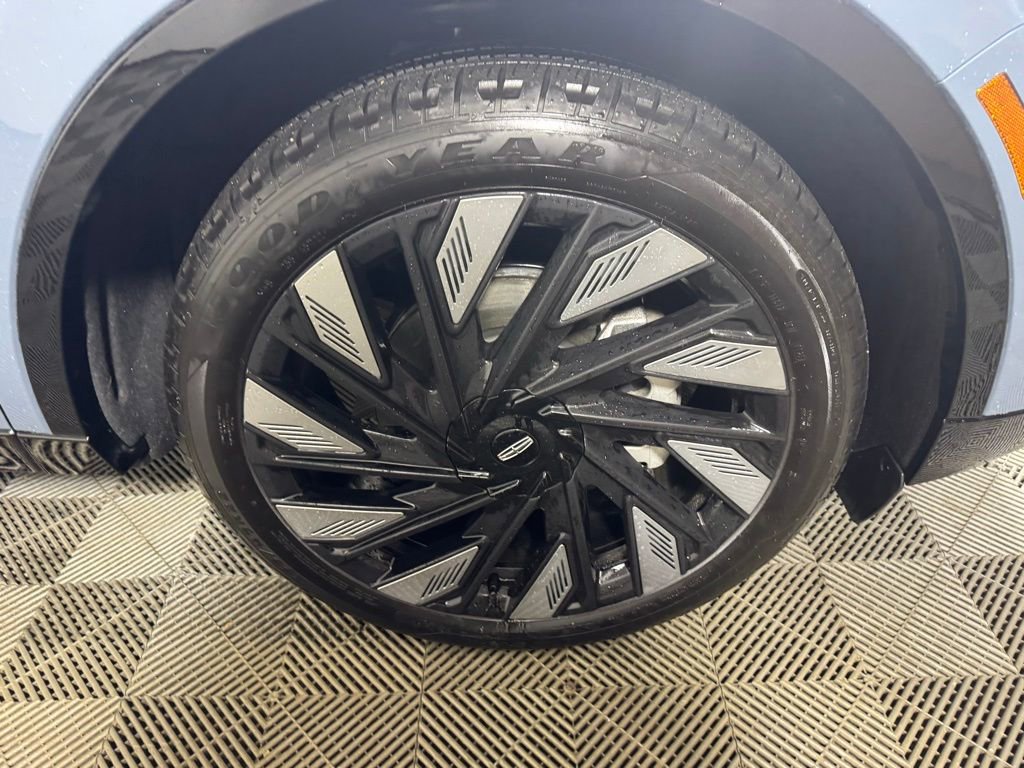 New 2025 Lincoln Nautilus Reserve w/ Jet Appearance Package AWD/4WD image 11