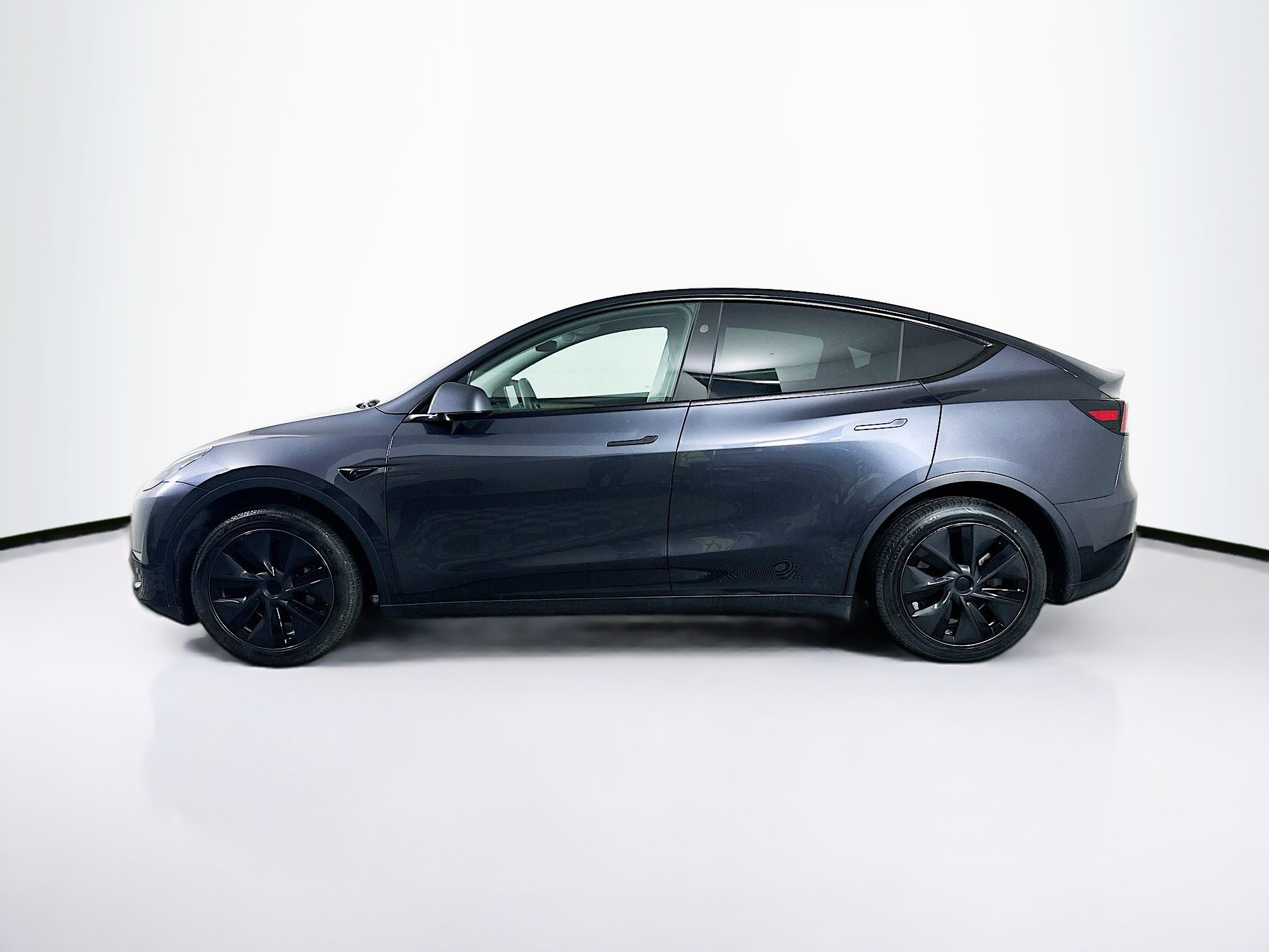 Used 2025 Tesla Model Y Long Range image 4