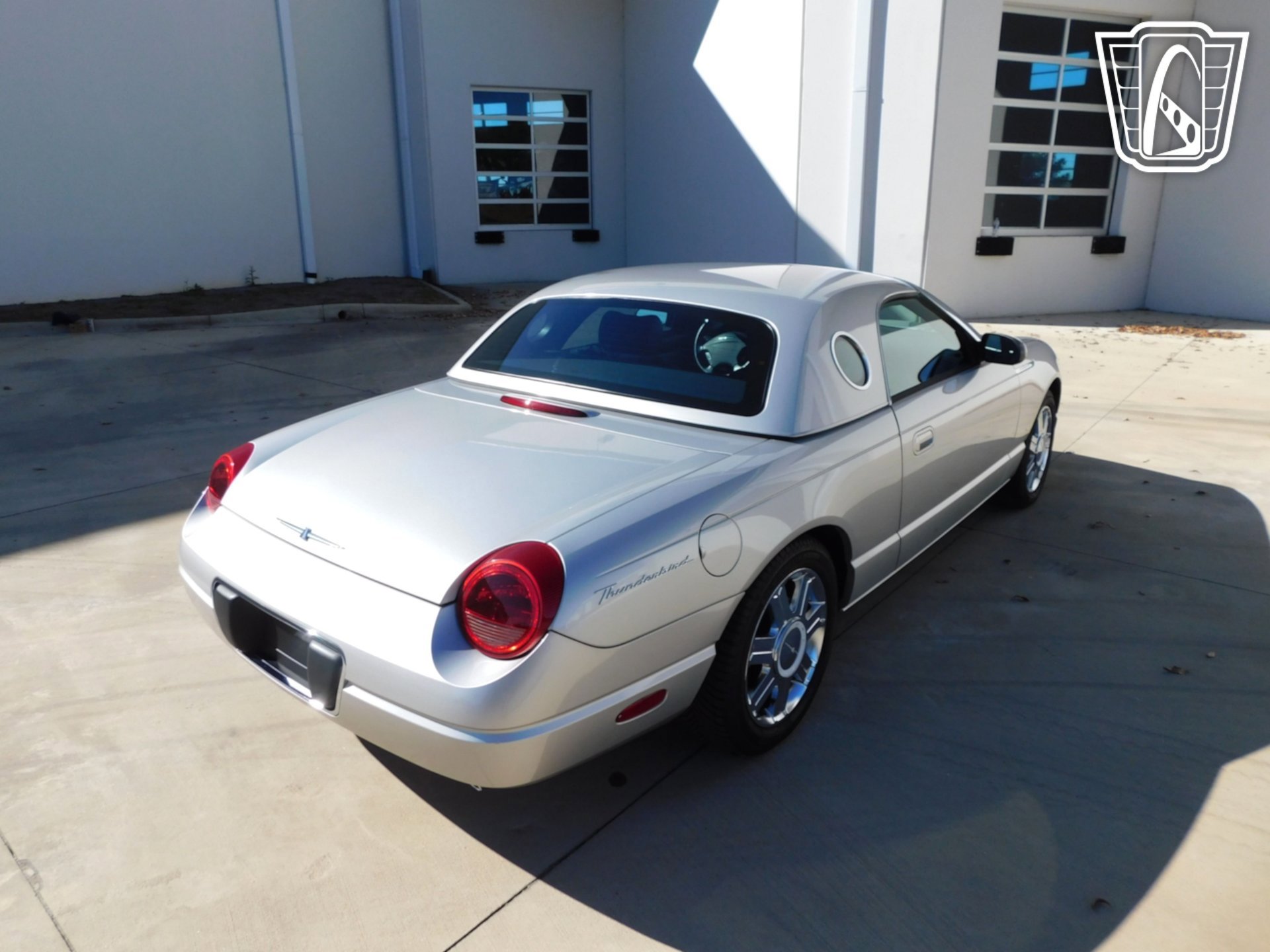 Used 2005 Ford Thunderbird image 26