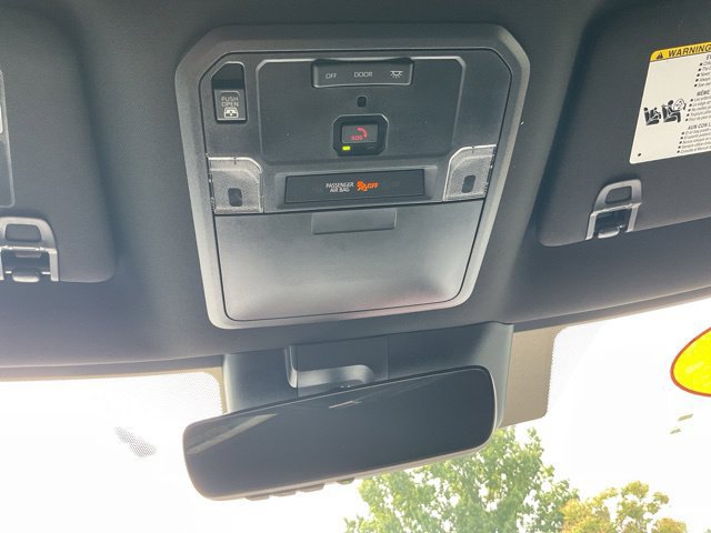 Used 2025 Toyota Tundra Limited AWD/4WD image 30