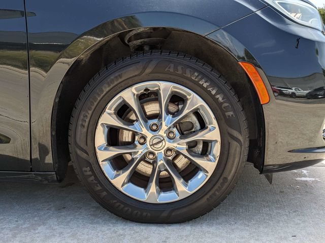 Used 2021 Chrysler Pacifica Touring-L FWD image 12