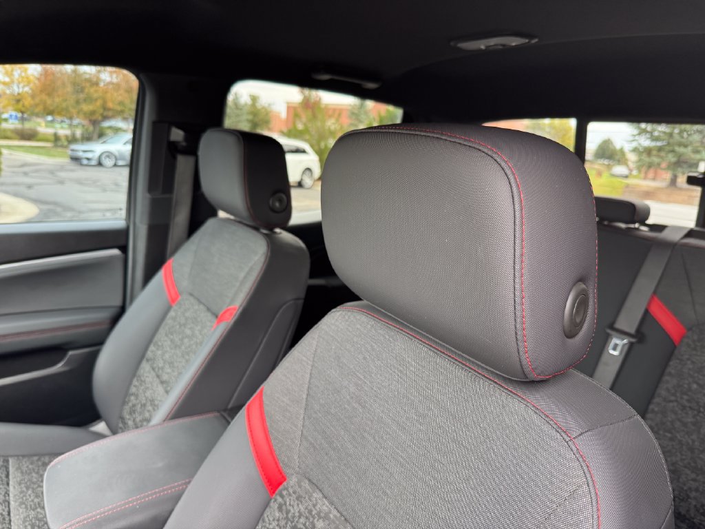 Used 2023 Chevrolet Colorado Z71 w/ Z71 Convenience Package 2 AWD/4WD image 21