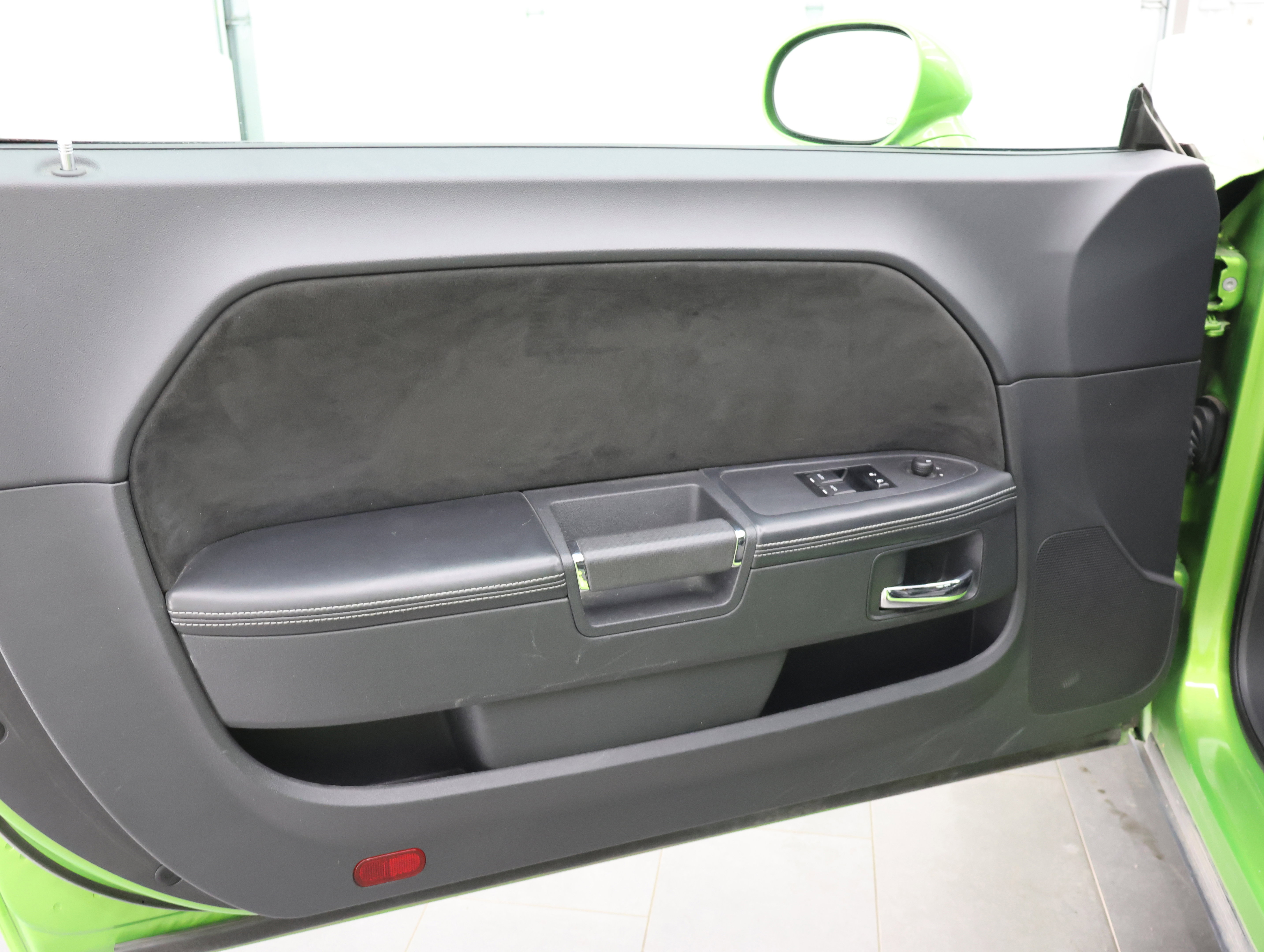 Used 2011 Dodge Challenger SRT8 w/ Green w/Envy Group image 35