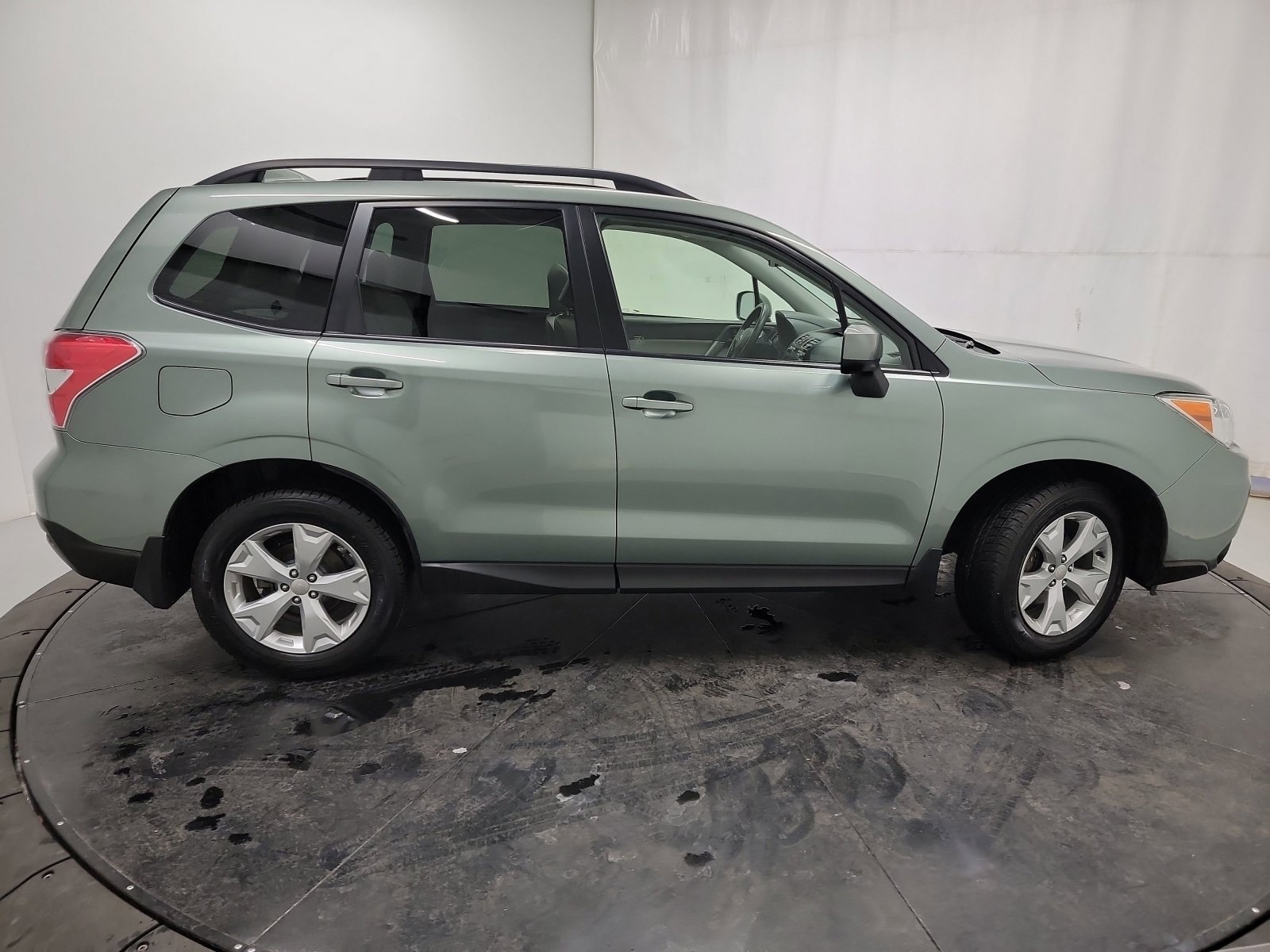Used 2016 Subaru Forester 2.5i Premium image 11