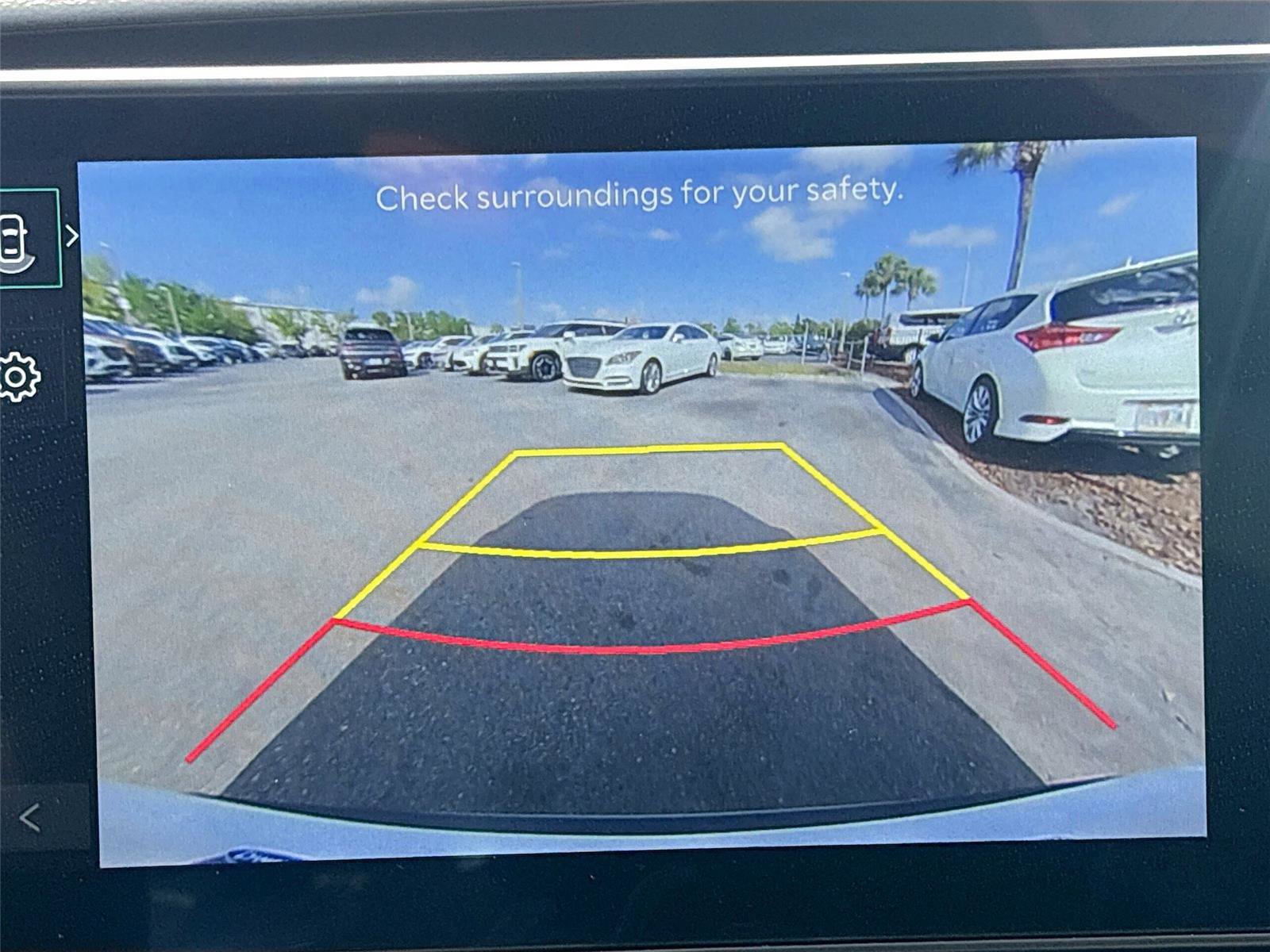 Used 2025 Kia Carnival FWD image 14