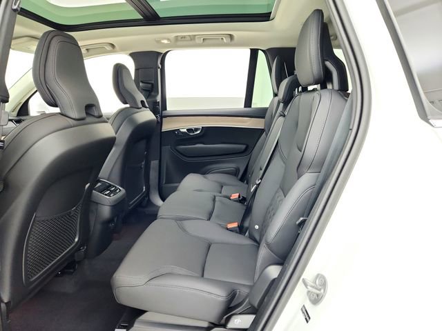 New 2025 Volvo XC90 B6 Plus w/ Protection Package Premier image 28