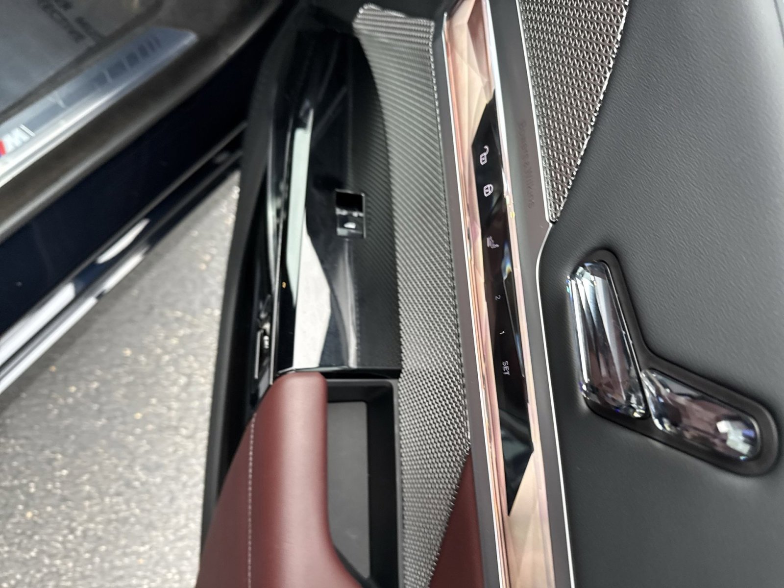 Used 2023 BMW 760i xDrive image 35