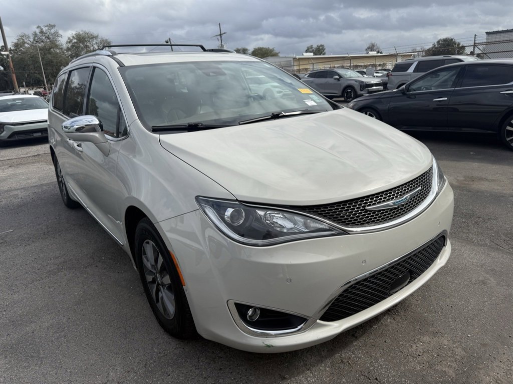 Used 2020 Chrysler Pacifica Limited w/ Advanced Safetytec Group image 2