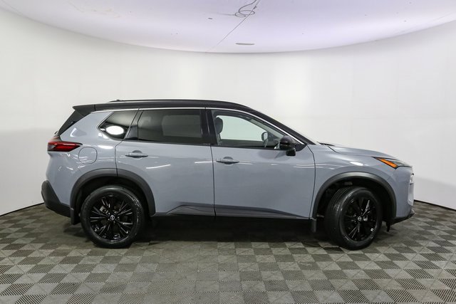 Used 2023 Nissan Rogue SV w/ SV Premium Package image 13