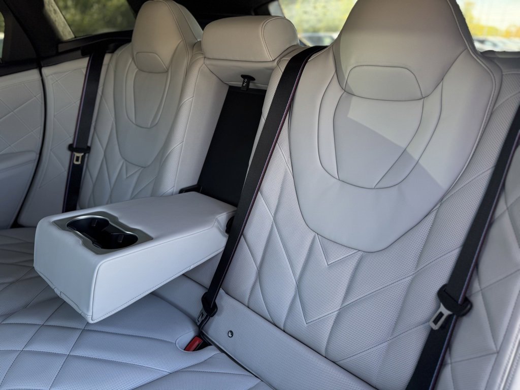 Used 2026 BMW XM Label Red image 28