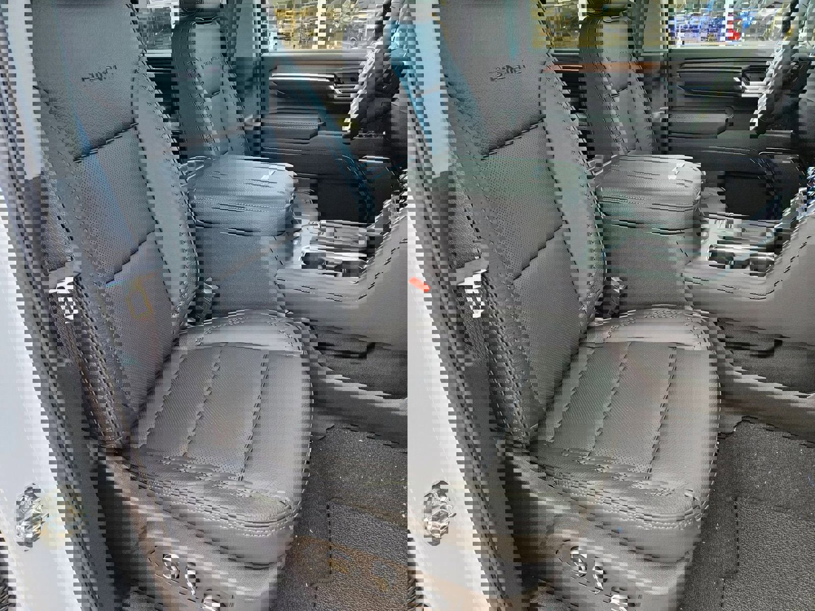 New 2026 GMC Sierra 3500 Denali w/ Denali Reserve Package image 26