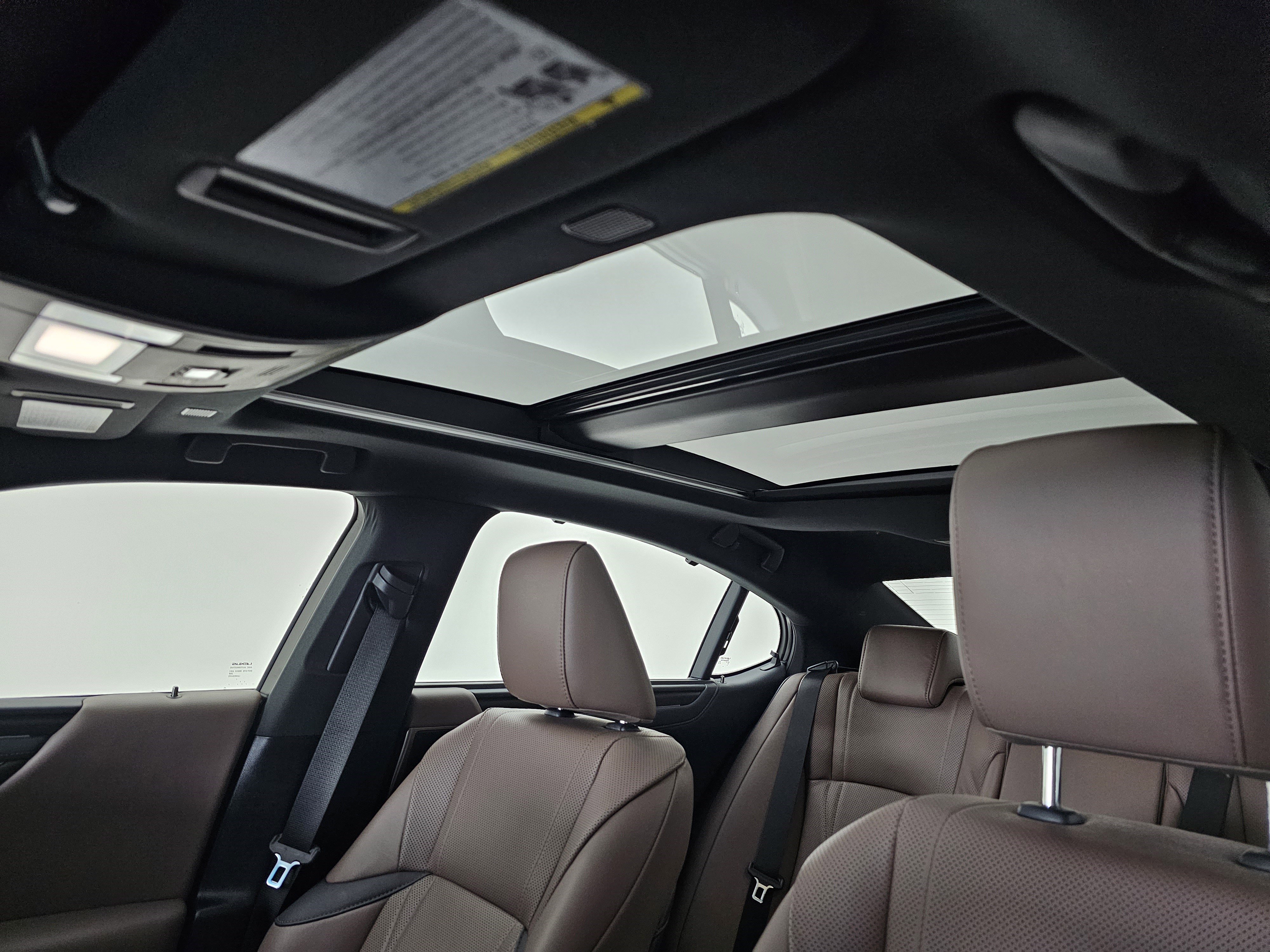 Used 2024 Lexus ES 350 Ultra Luxury w/ Accessory Package (Z1) image 11