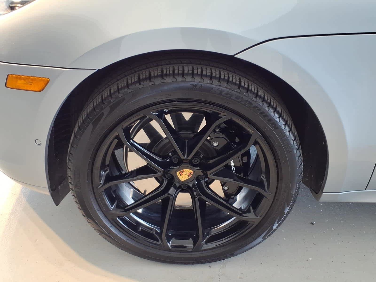 Used 2025 Porsche Macan GTS AWD/4WD image 8