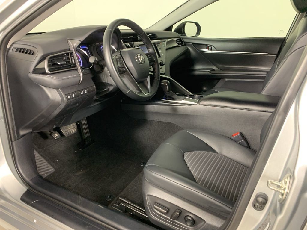 Used 2020 Toyota Camry SE image 29