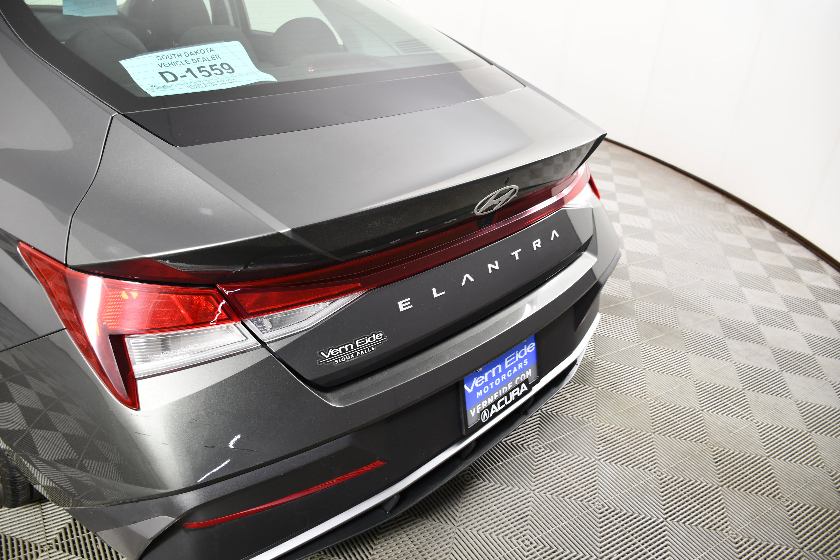 Used 2024 Hyundai Elantra SEL FWD image 15